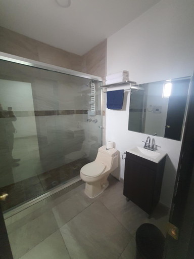 Bathroom 2, Life, Puerto Peñasco