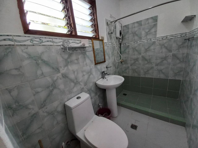 Bathroom, Sambag Hideaway Bungalows, Moalboal