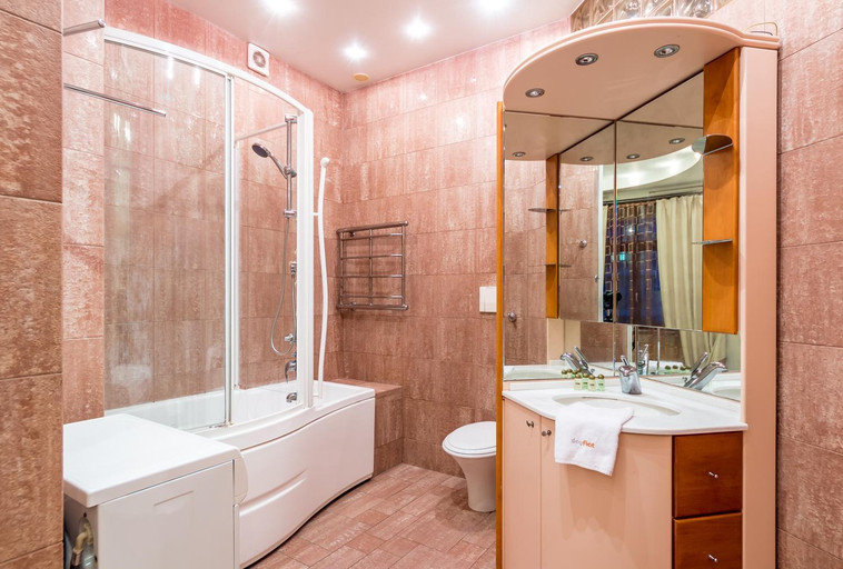 Bathroom 3, Central Apartments on Khreschatyk, Shevchenkivs'kyi