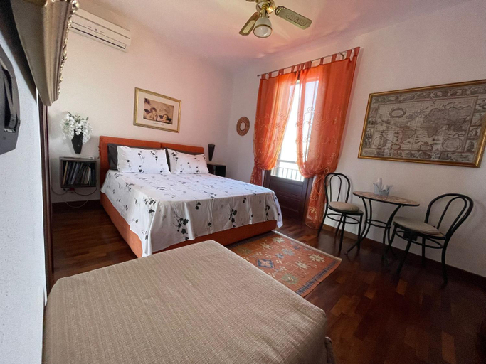 Others 2, B&B Roomantic & Piscina Idromassaggio, Palermo