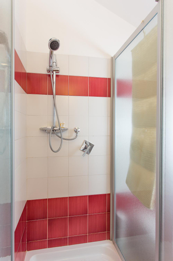 Bathroom 4