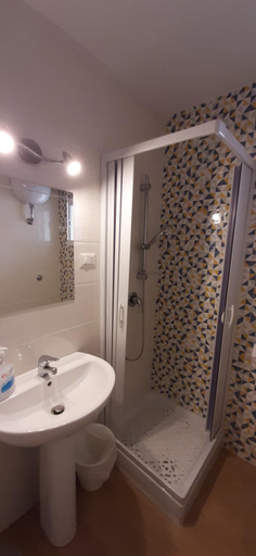 Bathroom 2, Casa Laura Oliva Mancini, Napoli