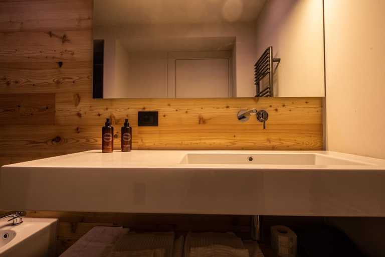 Bathroom 4