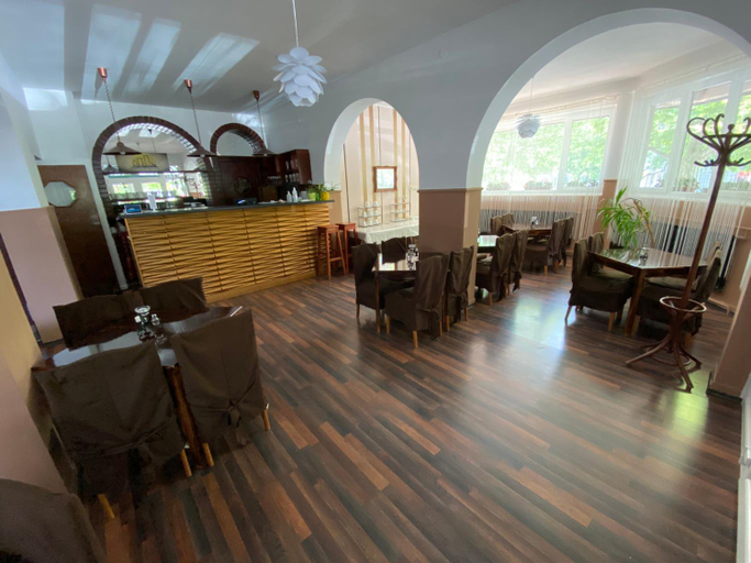 Food & Drinks 4, Belvarosi Panzio, Siófok