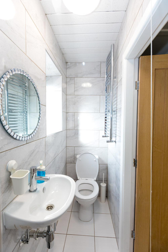 Bathroom 2, Comfortable stay in Shirley, Solihull - Room-2, Birmingham