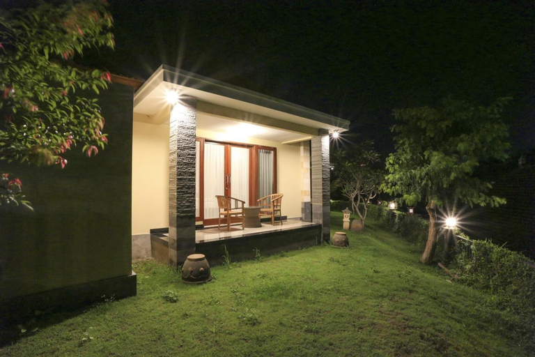 Exterior 14