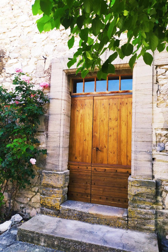 Others 3, Chambre d'hotes face au lavoir, Vaucluse