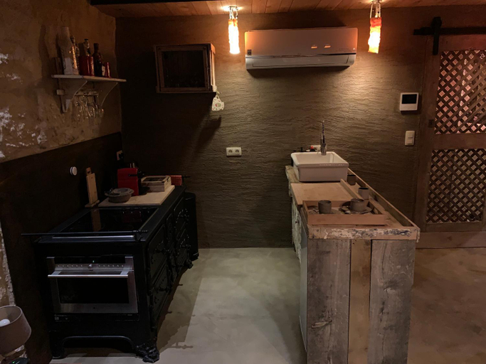 Others 3, Boutique Cottage - Sauna and Jacuzzi - El Clandestino, Luxembourg