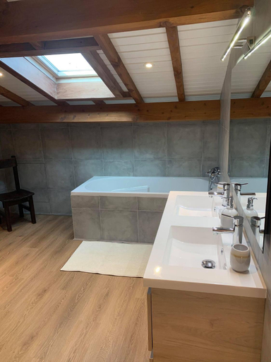 Bathroom 4, Chambre Vigne, piscine spa fitness, Gironde