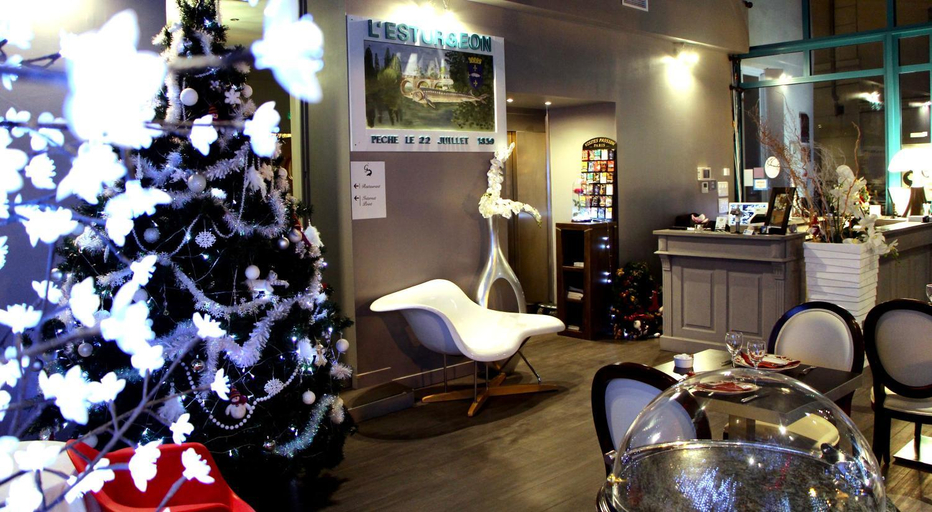 Public Area 3, Hotel L'Esturgeon, Yvelines