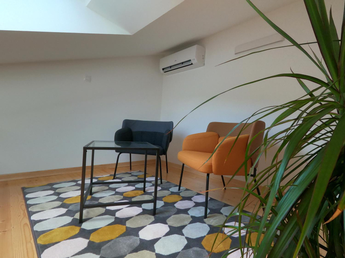 Others 3, Gavan Room, Cres