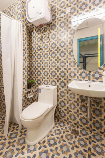Bathroom 4, Locul Central, Bangalore