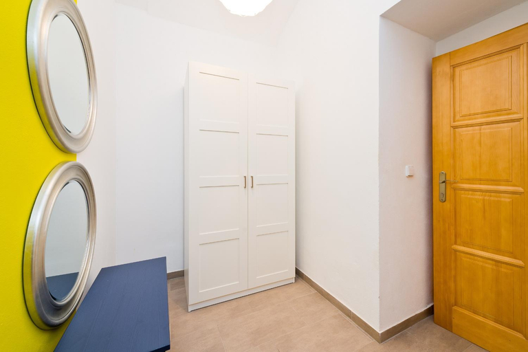 Others 4, Budget Apartment, Praha 2