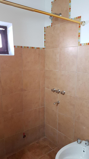Bathroom 4, Hostal Asqui Pacha, Tilcara