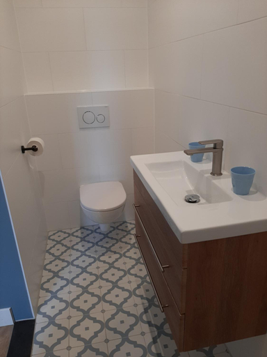 Others 3, B & B Tulp Amsterdam Noord, Amsterdam