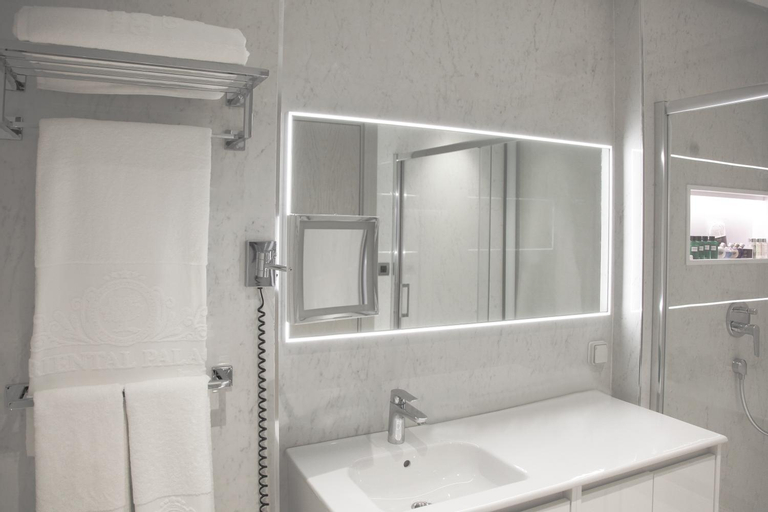 Bathroom 7