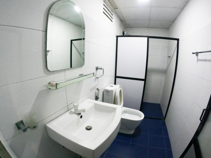 Bathroom 5, Seyara Holiday Resort, Thamankaduwa
