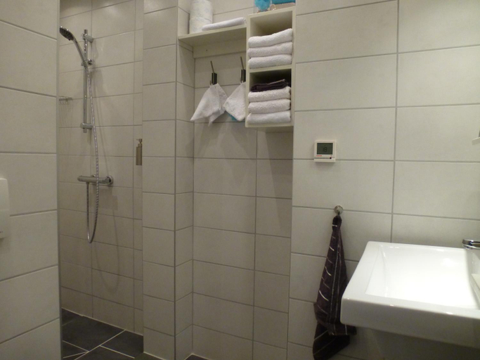 Others 5, Achter de Beukenboom, Noordenveld