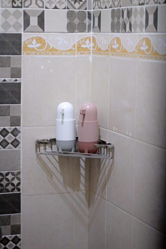Bathroom 2, Sari House Ubud - Balinese Style Homestay, Gianyar