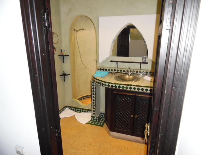 Bathroom 4, Riad Bjoujna, Marrakech