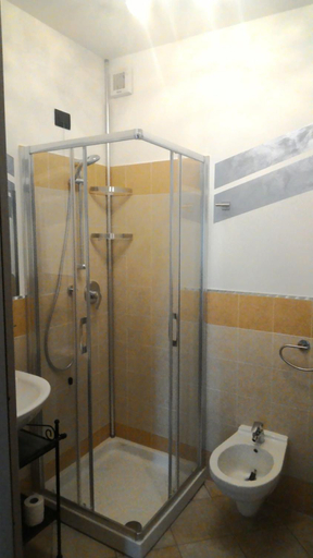 Bathroom 2, La Casa Del Grillo 1, Aosta