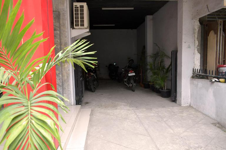 Exterior & Views, Sapadia Guest House Sindoro, Medan