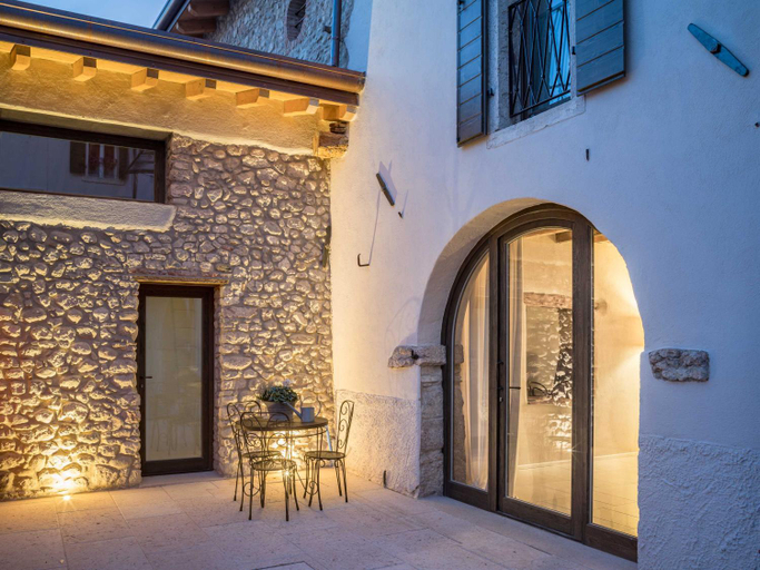 Others 3, Borgo San Verolo B&B, Verona