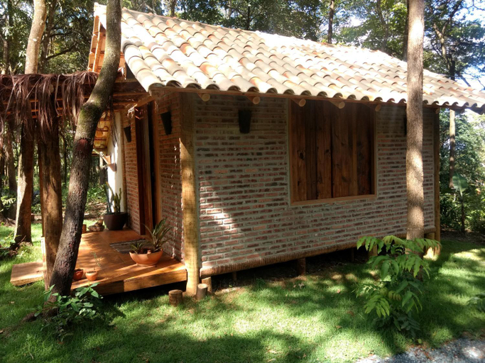 Exterior 10