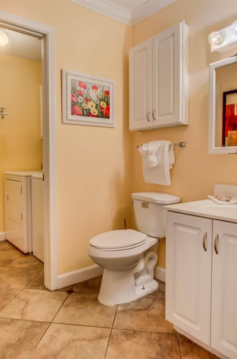 Bathroom 4, 4A, Castaway Cove, Walton