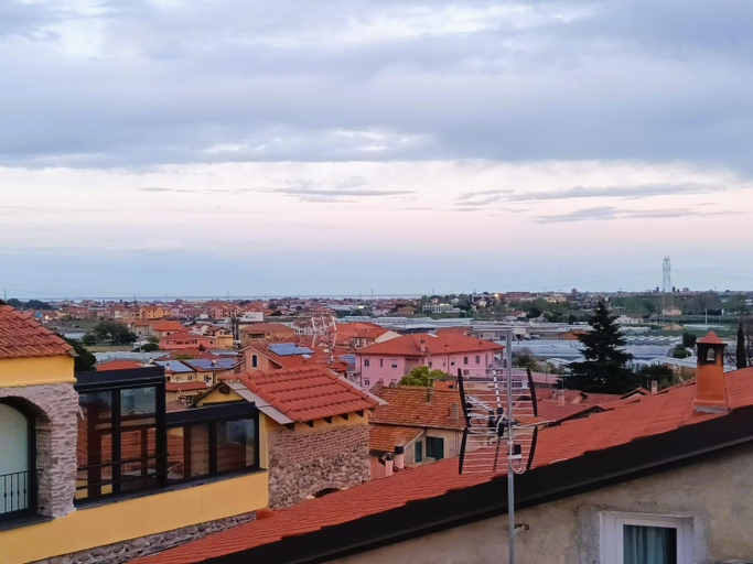 Others 2, Le Terrazze, Savona