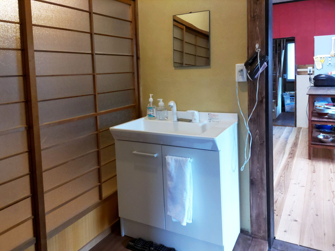 Bathroom 4, Guesthouse Bench, Kyōtango