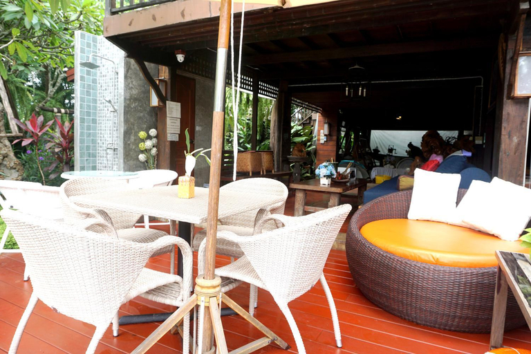 Food & Drinks 4, Baansuwanburi, San Sai