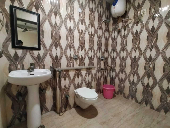 Bathroom 4, Redisston Hotel By GRB, Gautam Buddha Nagar