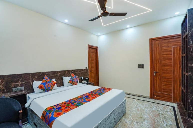 Bedroom 3, The Grand Mansion Hotel, Gautam Buddha Nagar