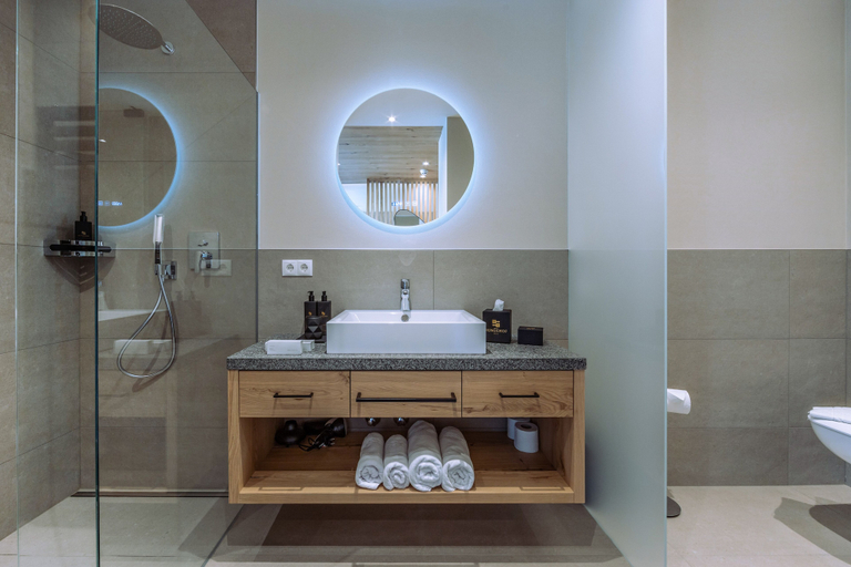 Bathroom 4, Ansitz Rungghof, Bolzano
