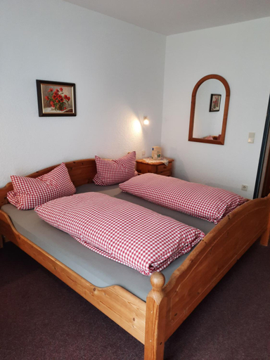 Bedroom 3, Landgasthof Rotlipp Gastezimmer, Wetteraukreis