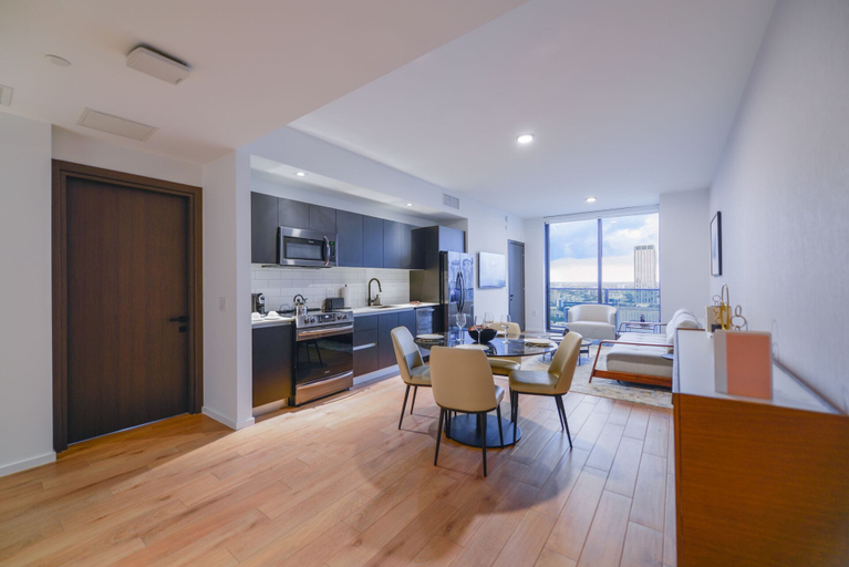 Food & Drinks 4, Amazing View Luxury Condo Near Bayside, Miami-Dade