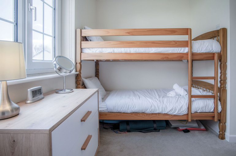 Bedroom 2, Eddies, Swansea