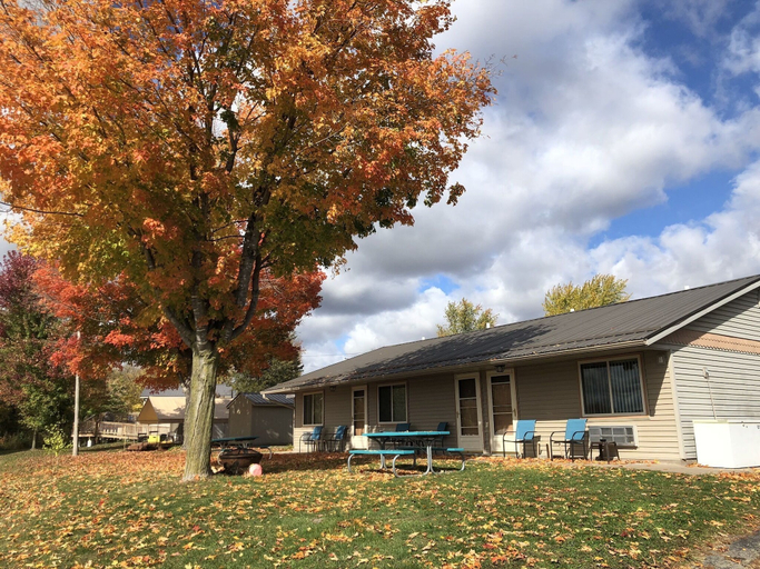 Exterior & Views 2, Rivers Edge, Grant
