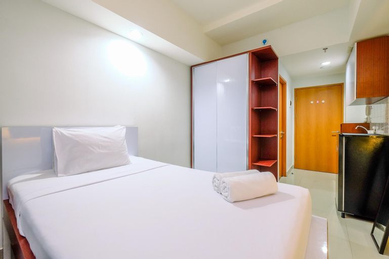 Minimalist And Classic Studio At Evenciio Margonda Apartment, Depok
