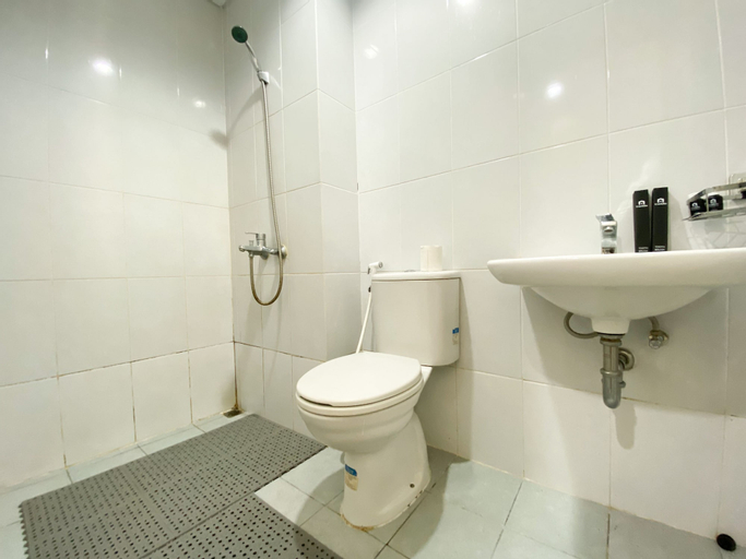 Bedroom 4, Best Homey Studio At Patraland Urbano Apartment, Bekasi