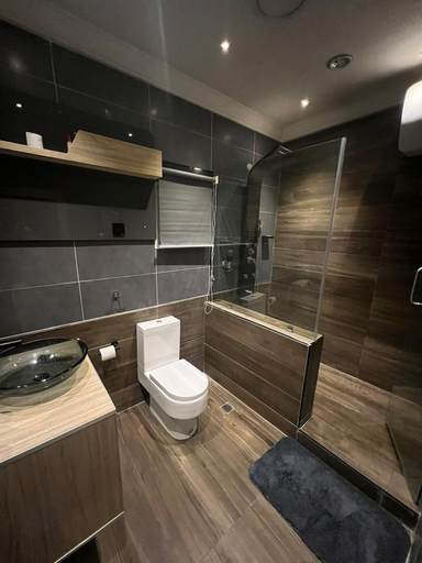 Bathroom, De Loccville Place, Port Harcourt