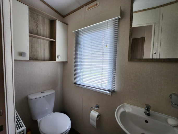 Bathroom 3, D&A short breaks, Kent