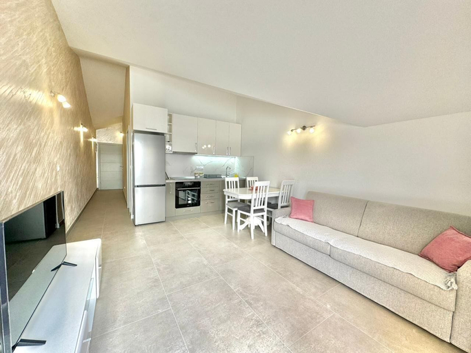 Others 4, Seaside apartments Zlokovic