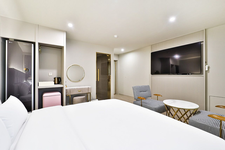 Bedroom 5, Den Basta Hotel Daeyeon, Nam