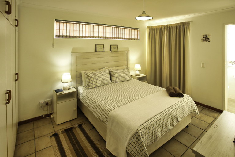 Bedroom 3, Top Deck Langebaan 6-sleeper, West Coast