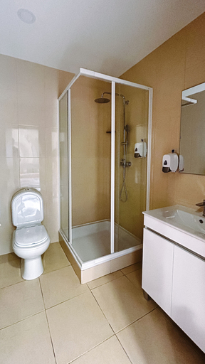 Bathroom 4, COVA DE LOBO, Batalha