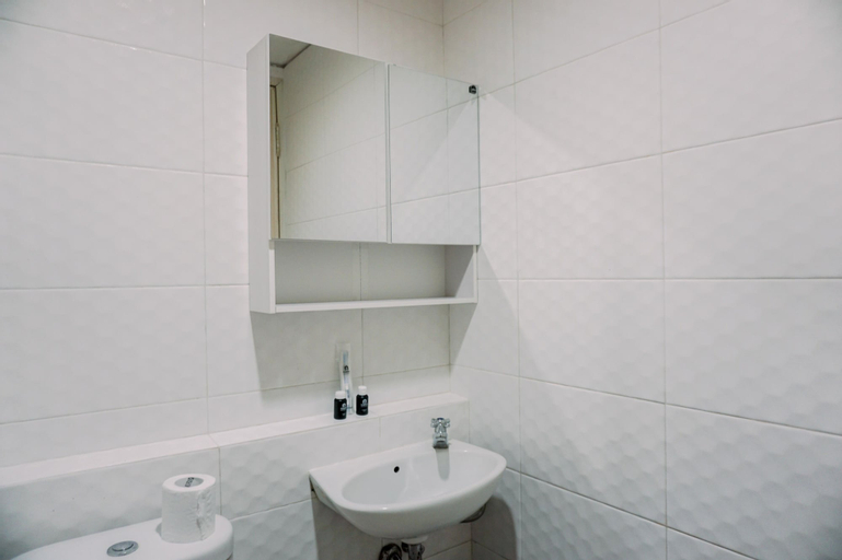 Bedroom 2, Homey And Comfort Stay 2Br Pakubuwono Terrace Apartment, South Jakarta