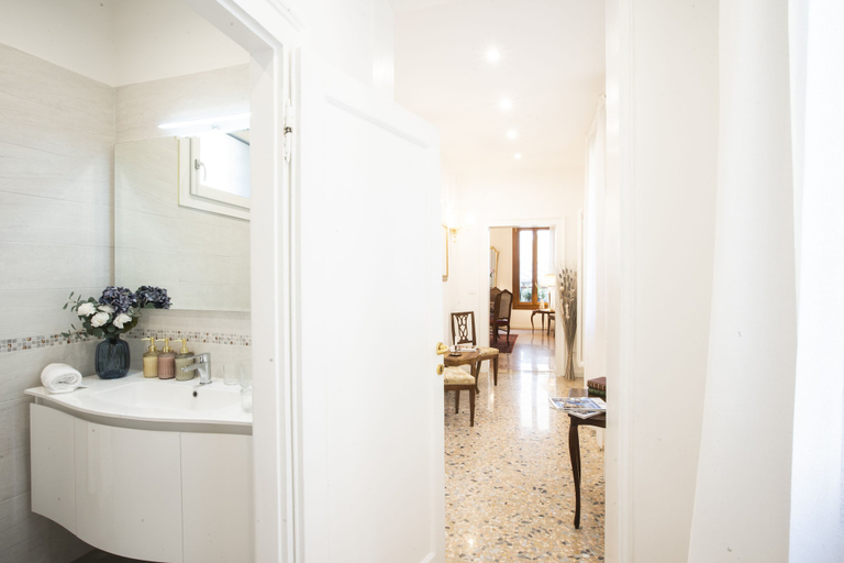 Bathroom 4, Giò&Giò Apartments, Venezia