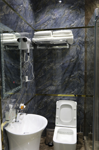 Bathroom 3, Hotel Sultan Palace Samarqand, Oqdaryo